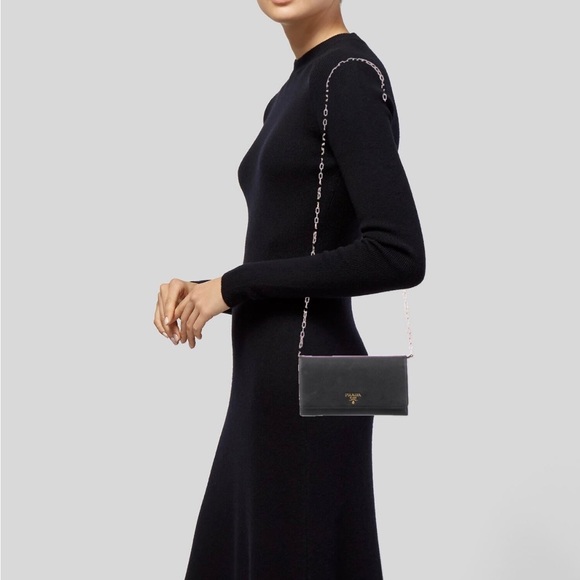 PRADA Wallet On Chain - Picture 17 of 17